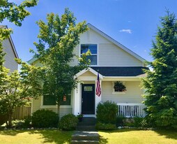 1963 Braget St in Dupont, WA - Building Photo