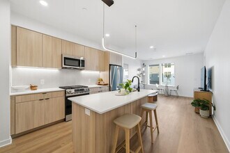 The Sylvan in the Woodlands in The Woodlands, TX - Foto de edificio - Building Photo