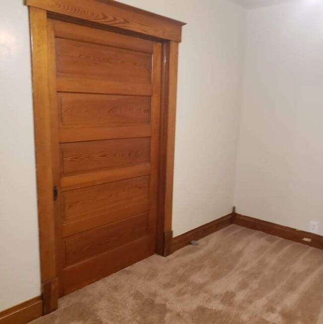 property at 619 W Elm St