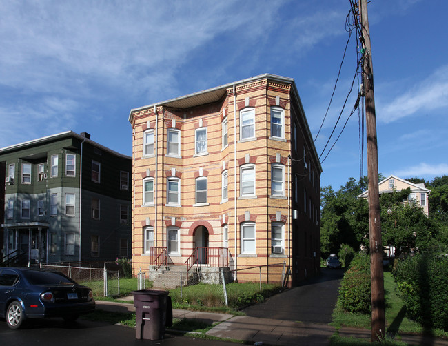 280 High St in New Britain, CT - Foto de edificio - Building Photo