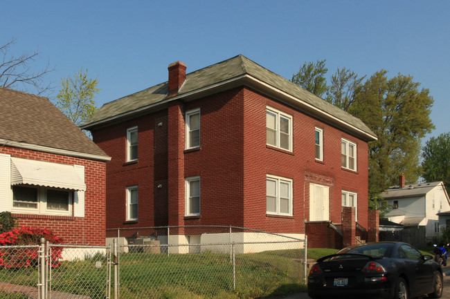 628 Madelon Ct in Louisville, KY - Foto de edificio - Building Photo