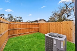 8224 Bigwood St in Houston, TX - Building Photo - Building Photo