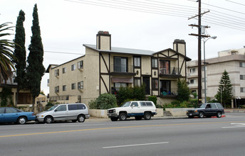 7504 Sepulveda Blvd in Van Nuys, CA - Building Photo - Building Photo