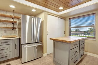 7800 NW 18th St in Margate, FL - Building Photo - Building Photo