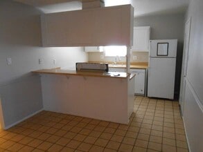 201 Huntly Rd in Las Vegas, NV - Building Photo - Building Photo