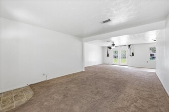 118 8th Ave in Nederland, TX - Building Photo - Building Photo