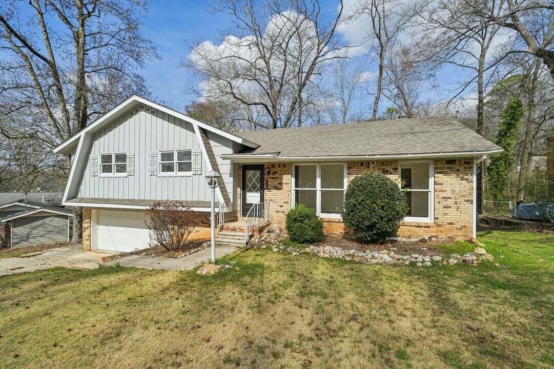 1409 Medina Ln in Birmingham, AL - Building Photo