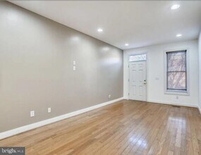 111 E Cross St in Baltimore, MD - Building Photo - Building Photo
