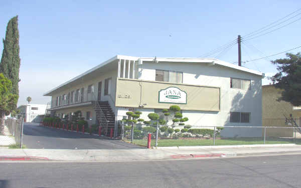 Jana Apartments in Cudahy, CA - Foto de edificio - Building Photo