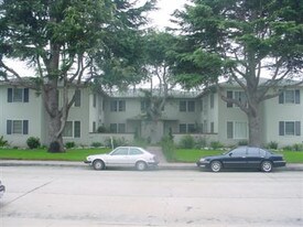 308-312 Palm Dr in Oxnard, CA - Building Photo
