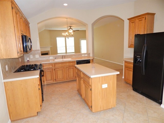 860 Rock Harbor Ln in League City, TX - Building Photo - Building Photo