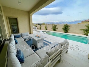 17 Bodega in Rancho Mirage, CA - Foto de edificio - Building Photo