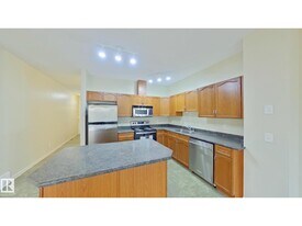 3010 33 Ave NW in Edmonton, AB - Building Photo