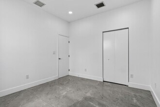 655 NW 24th Ave in Fort Lauderdale, FL - Building Photo - Building Photo