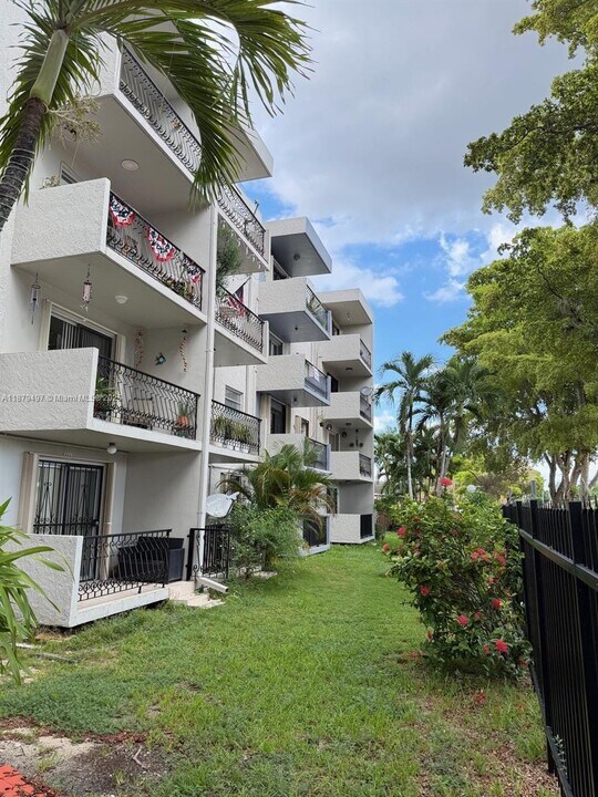 3181 SW 13th St in Miami, FL - Building Photo