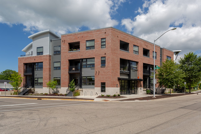 Velo 404 in Madison, WI - Foto de edificio - Building Photo