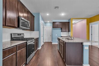 308 Clearlake Dr in Hutto, TX - Building Photo - Building Photo