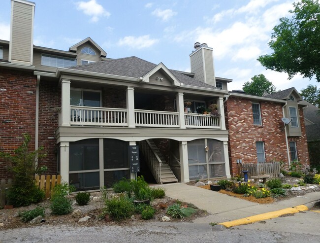 property at 100 Grn Mdws Rd