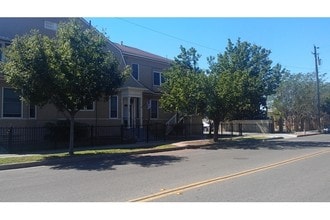 L Street Residence in Fresno, CA - Building Photo - Building Photo