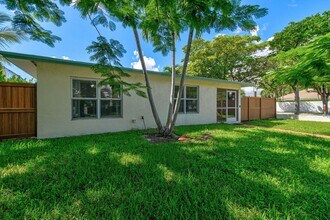 244 Greymon Dr in West Palm Beach, FL - Building Photo - Building Photo