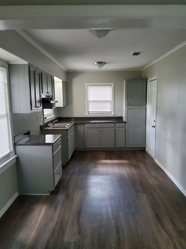2060 Pryne St in Southaven, MS - Building Photo - Building Photo