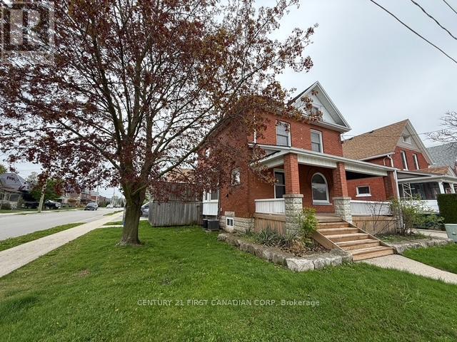 59 Fifth Ave in St Thomas, ON - Building Photo