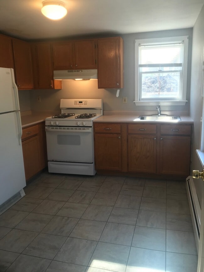 123 Central St, Unit 1
