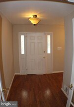 5584 Queen Victoria Ct in Burke, VA - Building Photo - Building Photo