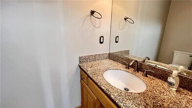 24 Arthur Dr in South Windsor, CT - Building Photo - Building Photo