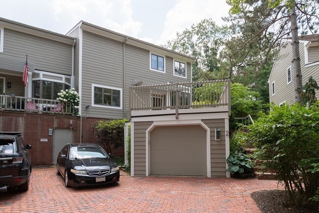 property at 2 Benjamin Pl