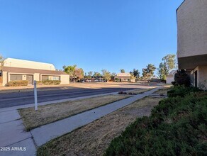 2233 W Farmdale Ave in Mesa, AZ - Building Photo - Building Photo