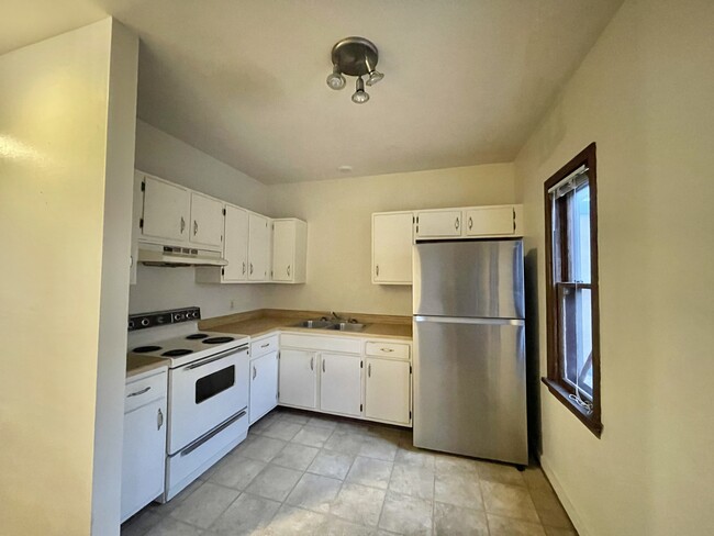 652 University Ave, Unit 652.5 in Rochester, NY - Building Photo - Building Photo
