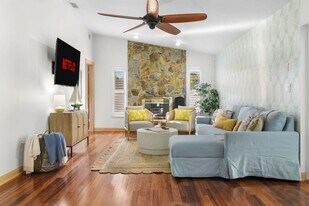 9414 Laura Anne Dr in Seminole, FL - Building Photo