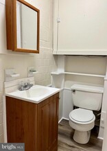 10 Royal St SE-Unit -A in Leesburg, VA - Foto de edificio - Building Photo