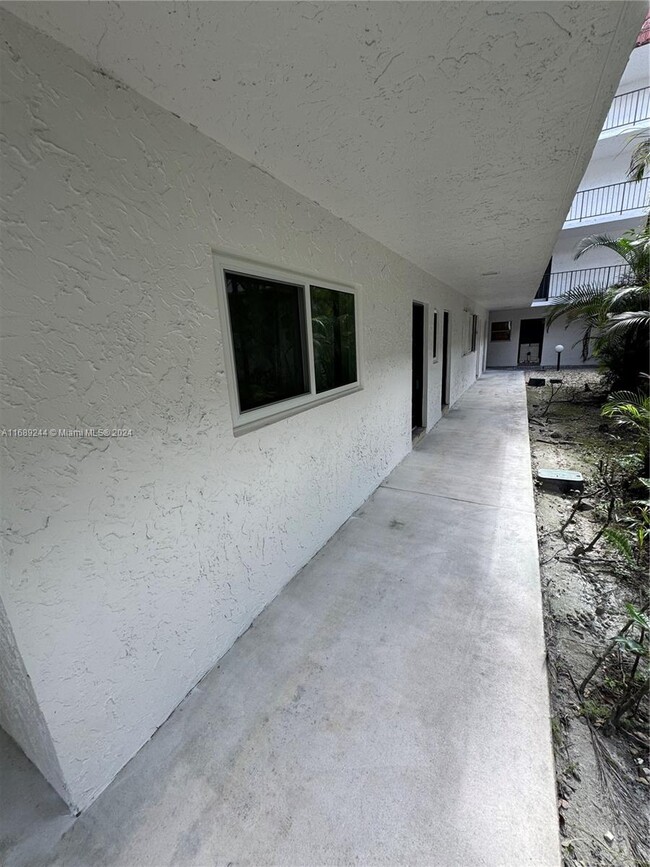 3280 Spanish Moss Terrace in Lauderhill, FL - Building Photo - Building Photo