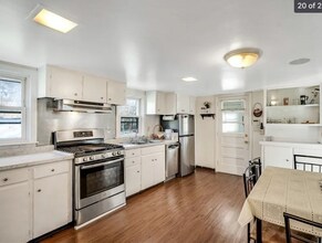 4 Parker St in Billerica, MA - Foto de edificio - Building Photo