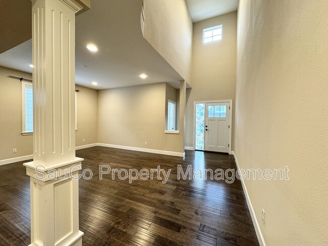 11877 NW Cedar Ct in Portland, OR - Foto de edificio - Building Photo