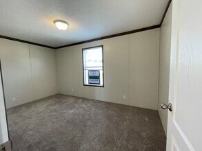 199 McAuliffe Dr in Flushing, MI - Building Photo - Building Photo
