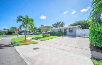 212 NW 11th Ave in Boynton Beach, FL - Building Photo - Building Photo