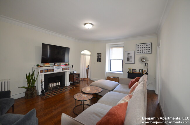 302 Berkeley St, Unit 9 in Boston, MA - Building Photo - Building Photo