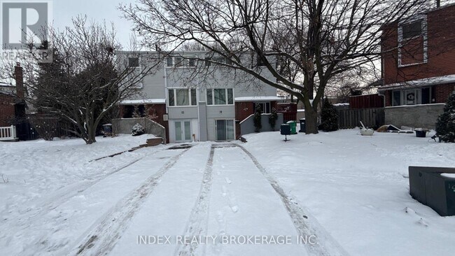 property at 10 Lynwood Ct