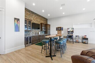 340 Ocean Crest Dr, Unit 211 in Palm Coast, FL - Building Photo - Building Photo