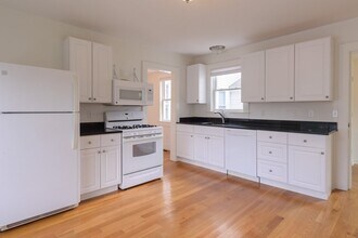 3 Westerly St in Wellesley, MA - Building Photo - Building Photo