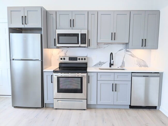 2601 W Oxford St, Unit 1 in Philadelphia, PA - Building Photo - Building Photo
