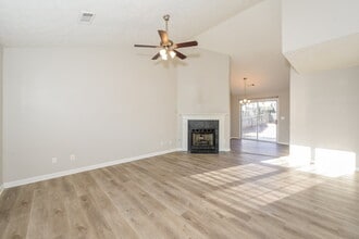 3130 Sentinel Pkwy in Lawrenceville, GA - Foto de edificio - Building Photo