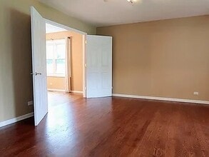 1970 Dogwood Dr in Hoffman Estates, IL - Building Photo - Building Photo