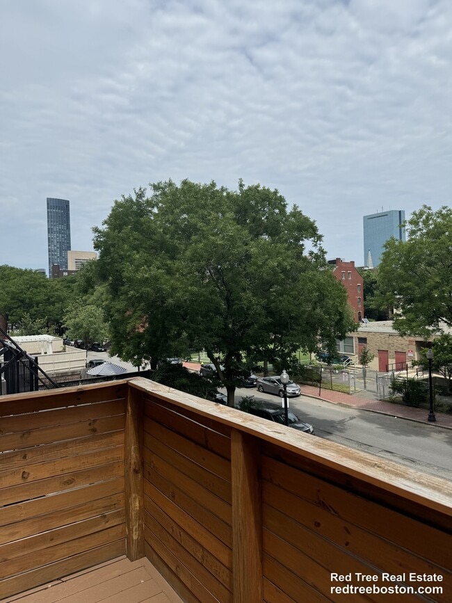 554 Massachusetts Ave, Unit 2R in Boston, MA - Building Photo - Building Photo