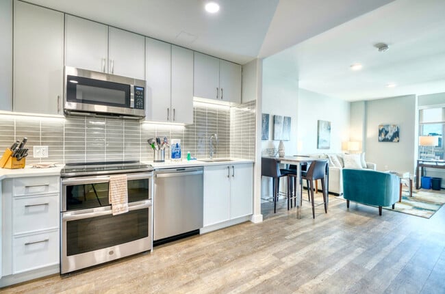 One Chestnut Place in Quincy, MA - Building Photo - Building Photo