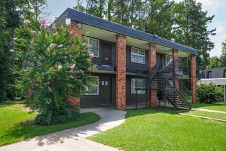 Summit at the Village Apartments in Meridian, MS - Foto de edificio - Building Photo