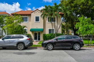 115 Menores Ave in Coral Gables, FL - Building Photo - Building Photo